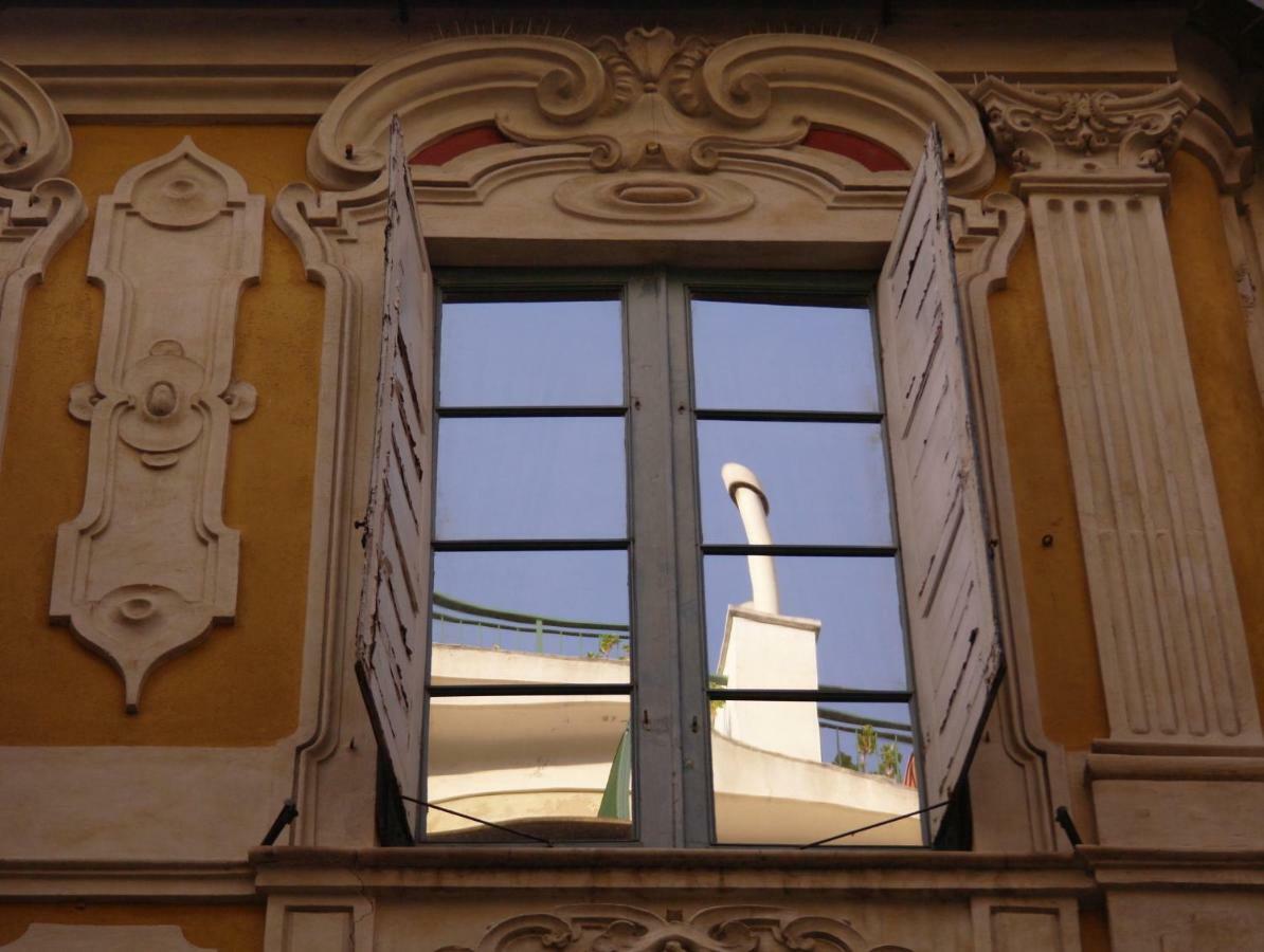 Dietro Il Teatro Modena Janov Exteriér fotografie