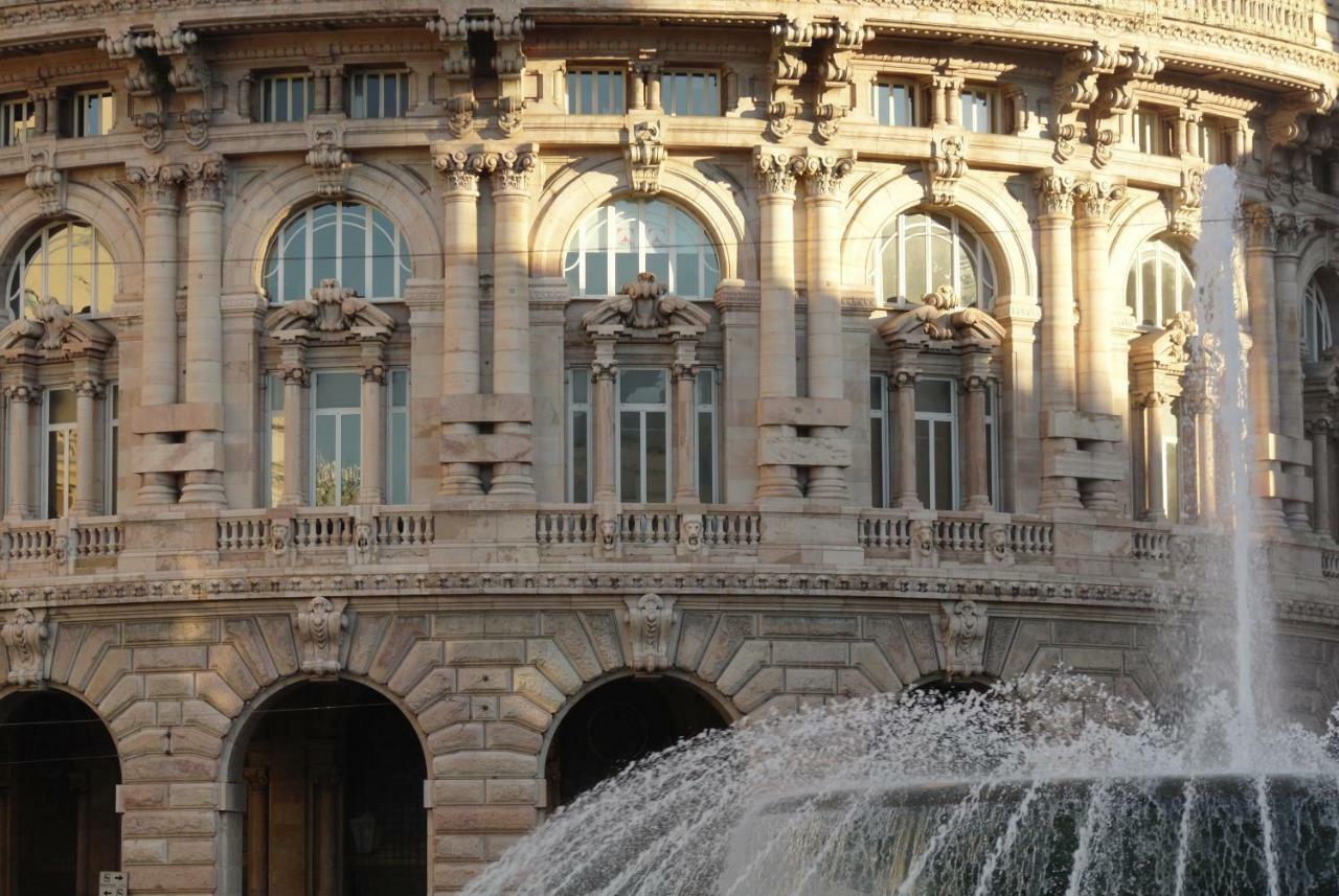 Dietro Il Teatro Modena Janov Exteriér fotografie